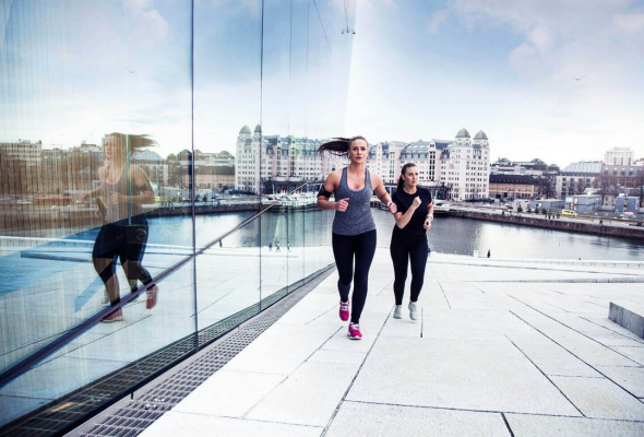 Runners in the city